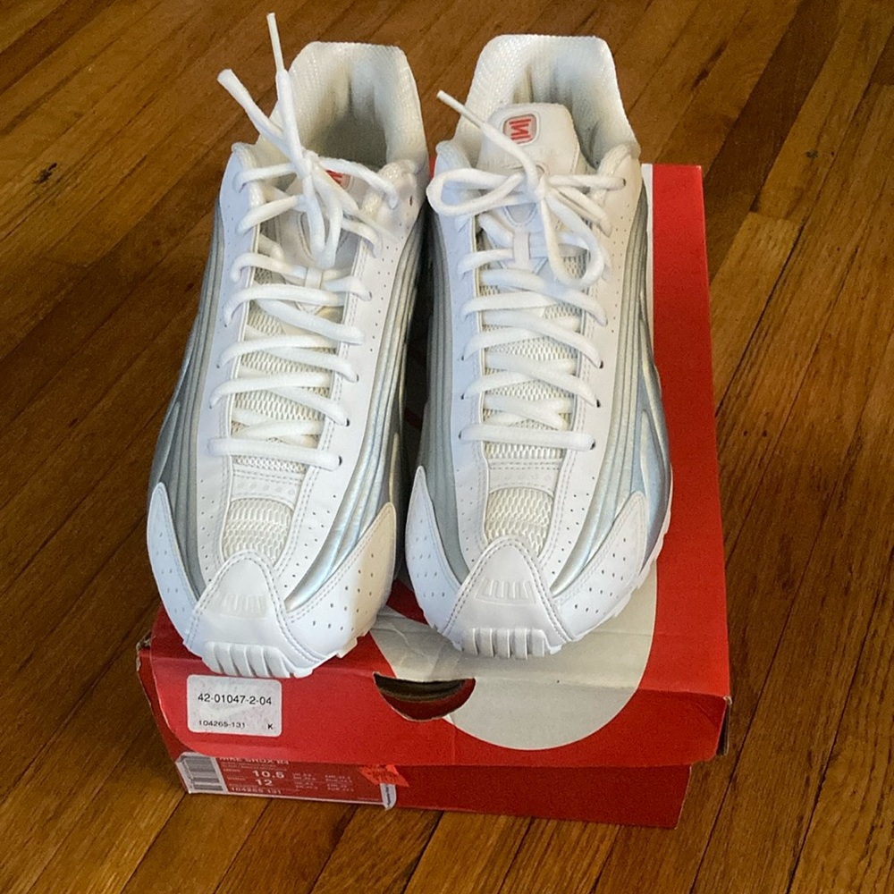 New Nike Shox R4 size 10.5